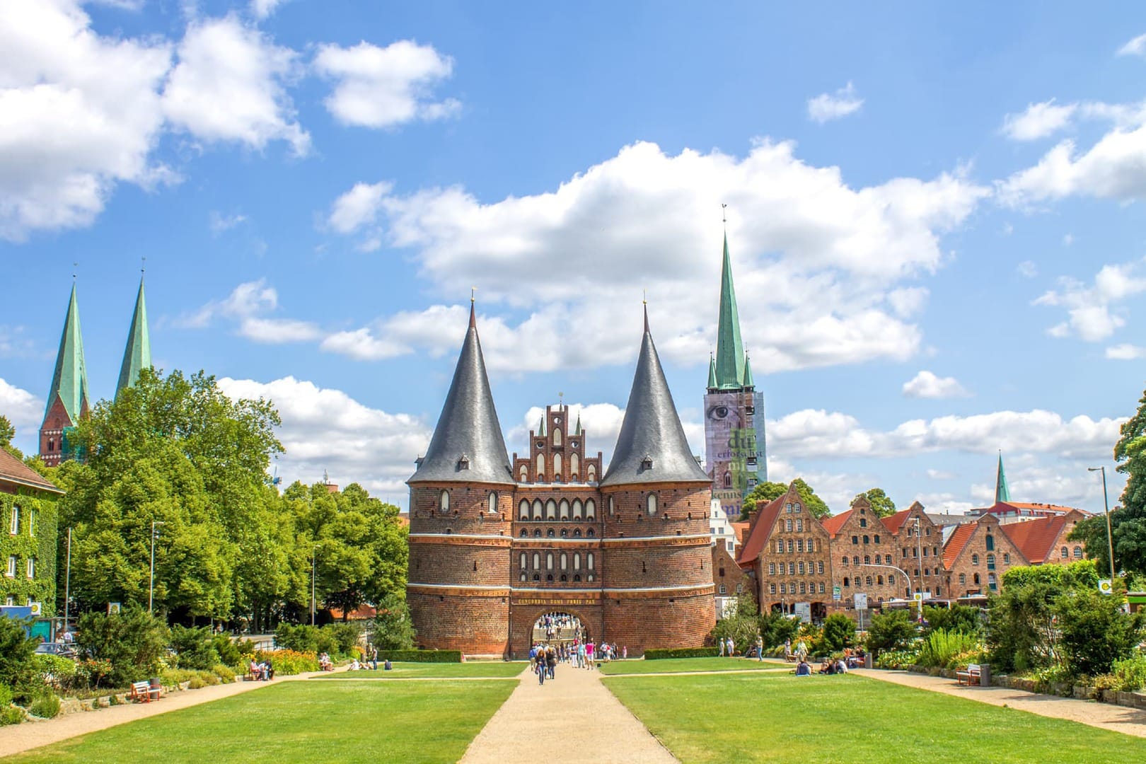 Radreise Deutschland Flensburg Lübeck Ostseeküstenradweg Holstentor Lübeck